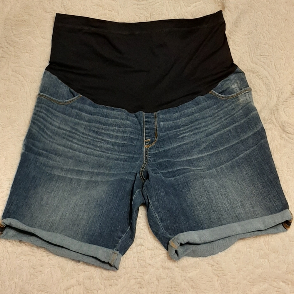 Maternity shorts